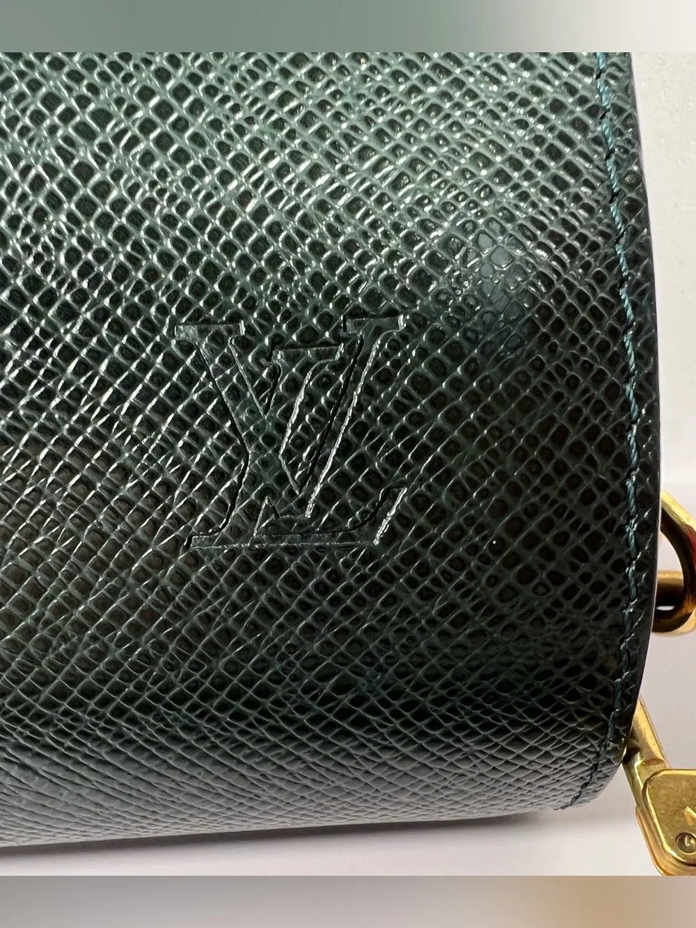 7101: Louis Vuitton Taiga Baikal Wristlet Clutch Pouch Green